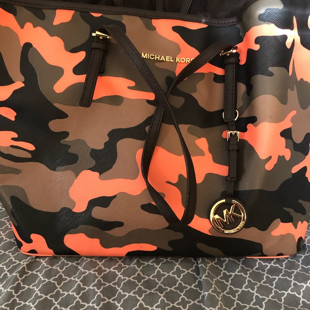 Micheal Kors Camo Purse